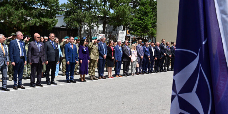 Komandant Kfora sa svečanocti povodom dana oslobođenja Kosova: Uloga misije NATO ostaje suštinska 1