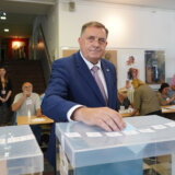Najviši funkcioneri RS, Dodik i Stevandić, glasali na lokalnim izborima u Beogradu 4
