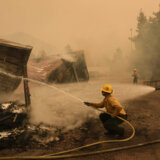 Zbog velikog požara u okolini Los Anđelesa evakuisano više od 1.200 ljudi 8