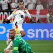 Utakmica koja će se pamtiti i po vodopadu na stadionu: Posle plesa više sile nije bilo kiše golova, ali je Nemačka načela i dotukla Dansku 18