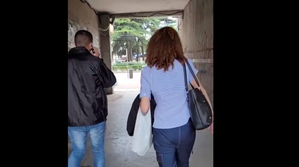 (VIDEO) Objavljen snimak dolaska na vrata sa pitanjem "da li ste glasali" u Nišu 1