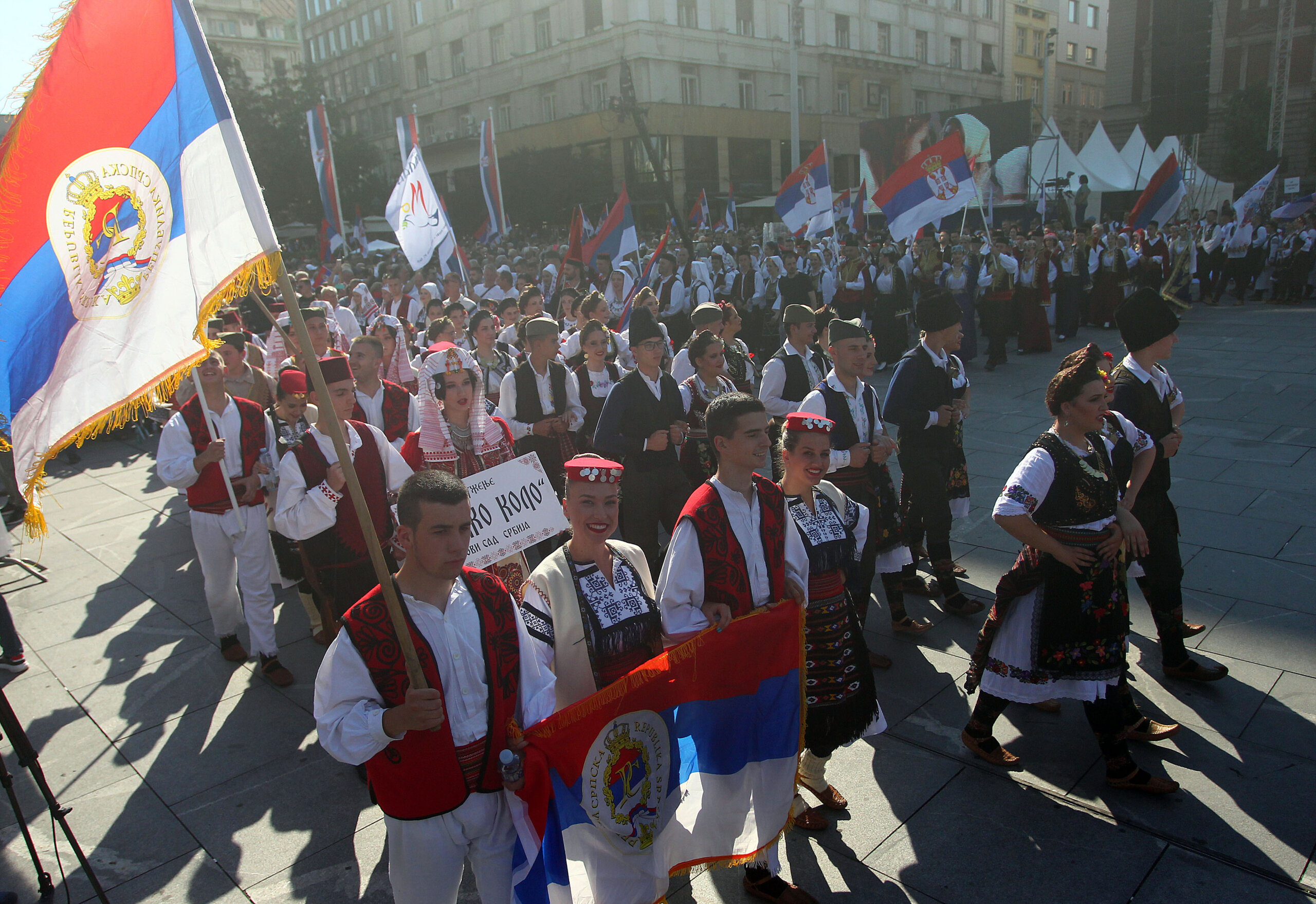 (FOTO) Kako je izgledala manifestacija "Jedan narod, jedan sabor - Srbija i Srpska" na Trgu republike u fotografijama? 21