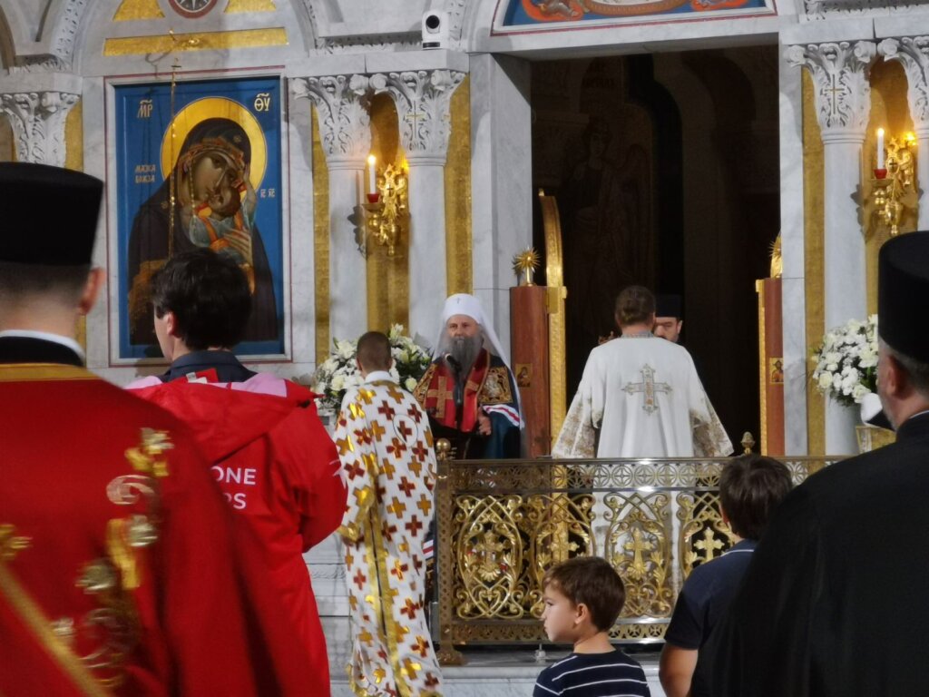 Porfirije na Spasovdanskoj litiji: Mi znamo ko smo i šta smo, pravoslavni hrišćani, deca Svetog Save i Vladike Nikolaja (VIDEO, FOTO) 7