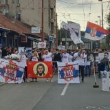 Završen protest ispred Dorćol platz-a: Otkazan festival „Mirdita, dobar dan“, desničari se razišli uz vatromet i baklje (FOTO, VIDEO) 23