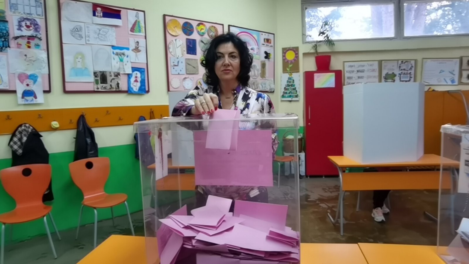 Lokalni i beogradski izbori: U Nišu i SNS i opozicija proglasili pobedu, u Beogradu SNS sama može da formira vlast (FOTO, VIDEO) 10