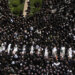 Hiljade ljudi na sahrani dece ubijene u raketnom napadu na Maždal Šams 4