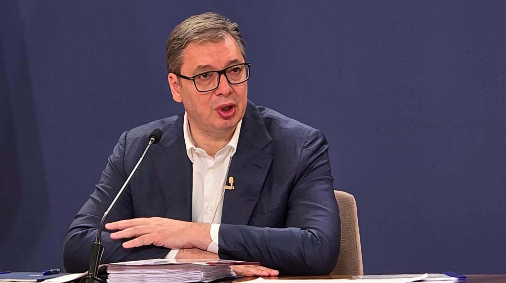 Vučić: Ne interesuju me procedure, 'Narodni front' će dobiti klima uređaje do subote 8