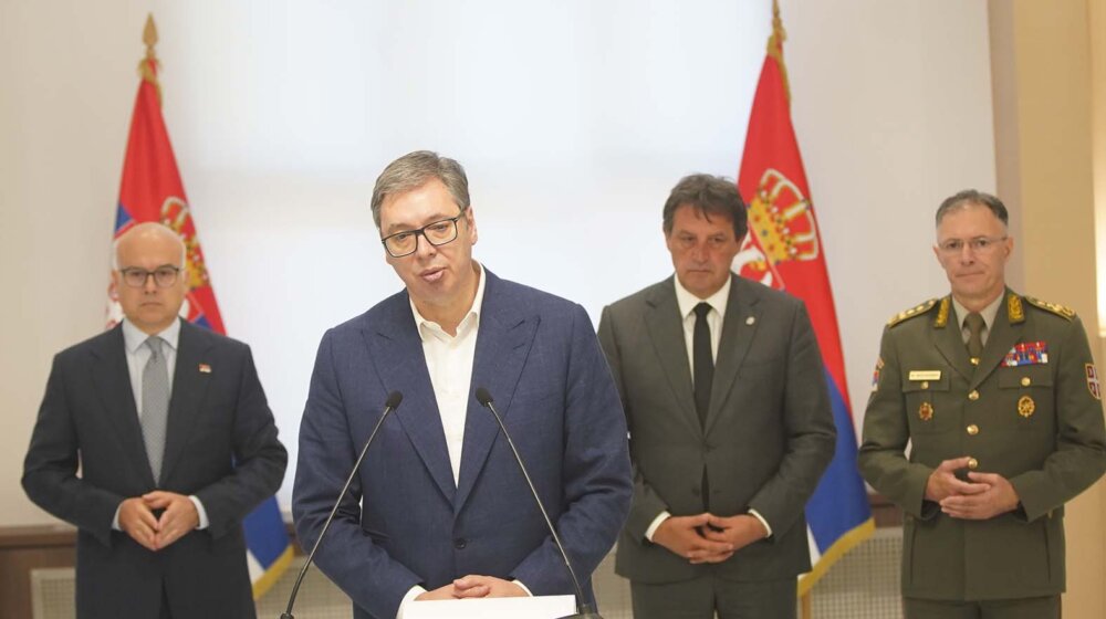 Vučić pozvao lidere pokrete "Ne damo Jadar" na poligraf "da se vidi ko je plaćen": "Neću pustiti neke službe da daju šuster-mat drugi put pitanju iskopavanja litijuma u Srbiji" 1