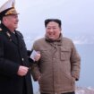 Građani Severne Koreje dužni su da nose jedan mali detalj na levoj strani: Šta to govori o Kim Džong Unu? 14