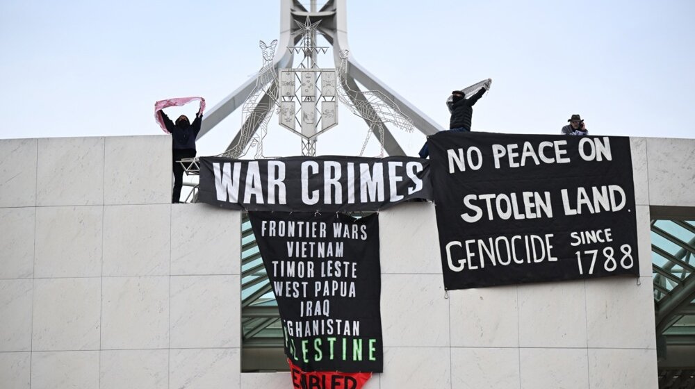 "Palestina će biti slobodna" na zgradi parlamenta Australije: Protest zbog suspenzije senatorke 11