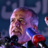 "Kardiohirurg iz Azerbejdžana": Ko je Masud Pezeškijan, novi predsednik Irana? 6