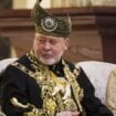 "Putuje svojim luksuznim motorom Harli-Dejvidson i deli poklone": U Maleziji krunisan kralj sultan milijarder 11