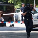 Srbija i Izrael: Napad samostrelom na srpskog žandarma ispred izraelske ambasade, država „u lovu na osumnjičene teroriste" 4