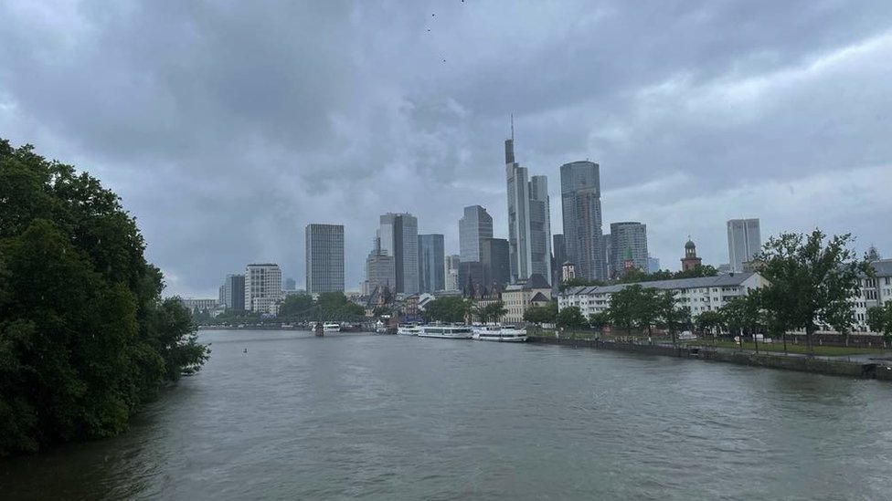 Euro 2024: Kroz mostove i nebodere Frankfurta na Majni 11