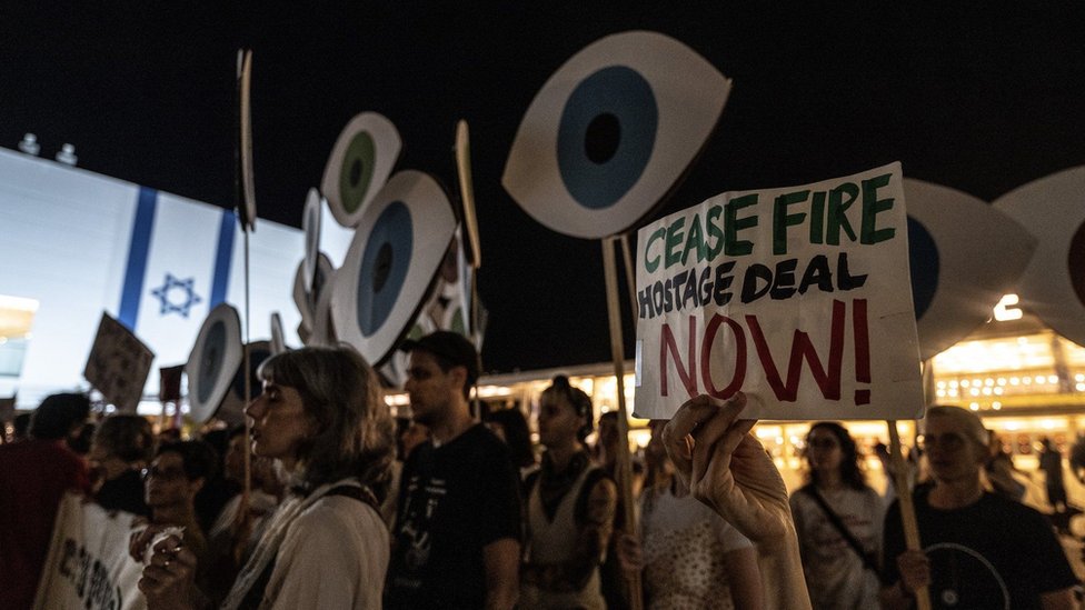 Izraelci na demonstracijama zahtevaju prekid vatre u ratu sa Hamasom i povratak talaca