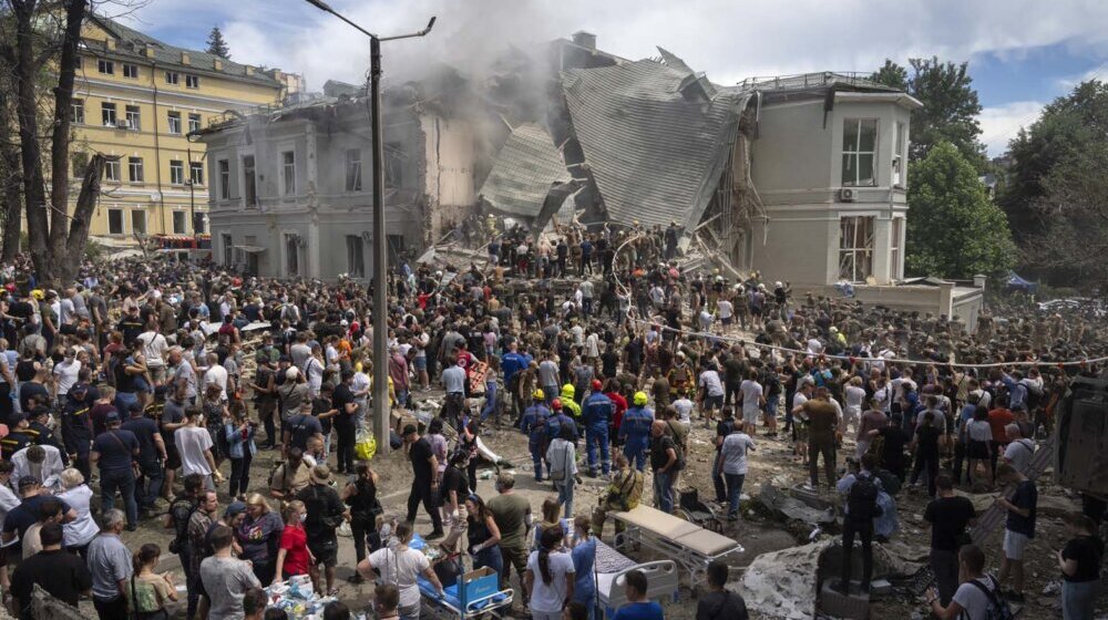 U Ukrajini juče bio dan žalosti, Zelenski saopštio - 43 osobe poginule i 200 ranjenih 1