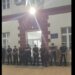 (VIDEO) Jedan od uhapšenih aktivista "Ne damo Jadar" pušten, građani blokirali kružni tok ispred policijske stanice u Loznici 1