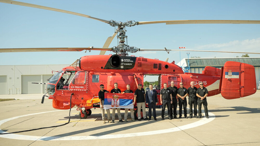 Za 10 sati helikopter MUP-a Srbije izbacio 70 tona vode na požar u Severnoj Makedoniji 1