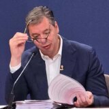 "Predsednik ima potrebu da bude glavni donosilac vesti": Ko je Vučiću dao spise predmeta iz istražnog postupka koje je čitao pred kamerama? 5