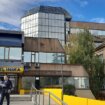 Na 40 stepeni ne radi klima uređaj na Poliklinici KCV u Novom Sadu: "Čekaonice su krcate, pretople i jedva se diše" 10