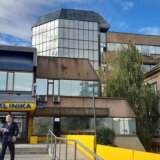 Na 40 stepeni ne radi klima uređaj na Poliklinici KCV u Novom Sadu: "Čekaonice su krcate, pretople i jedva se diše" 8