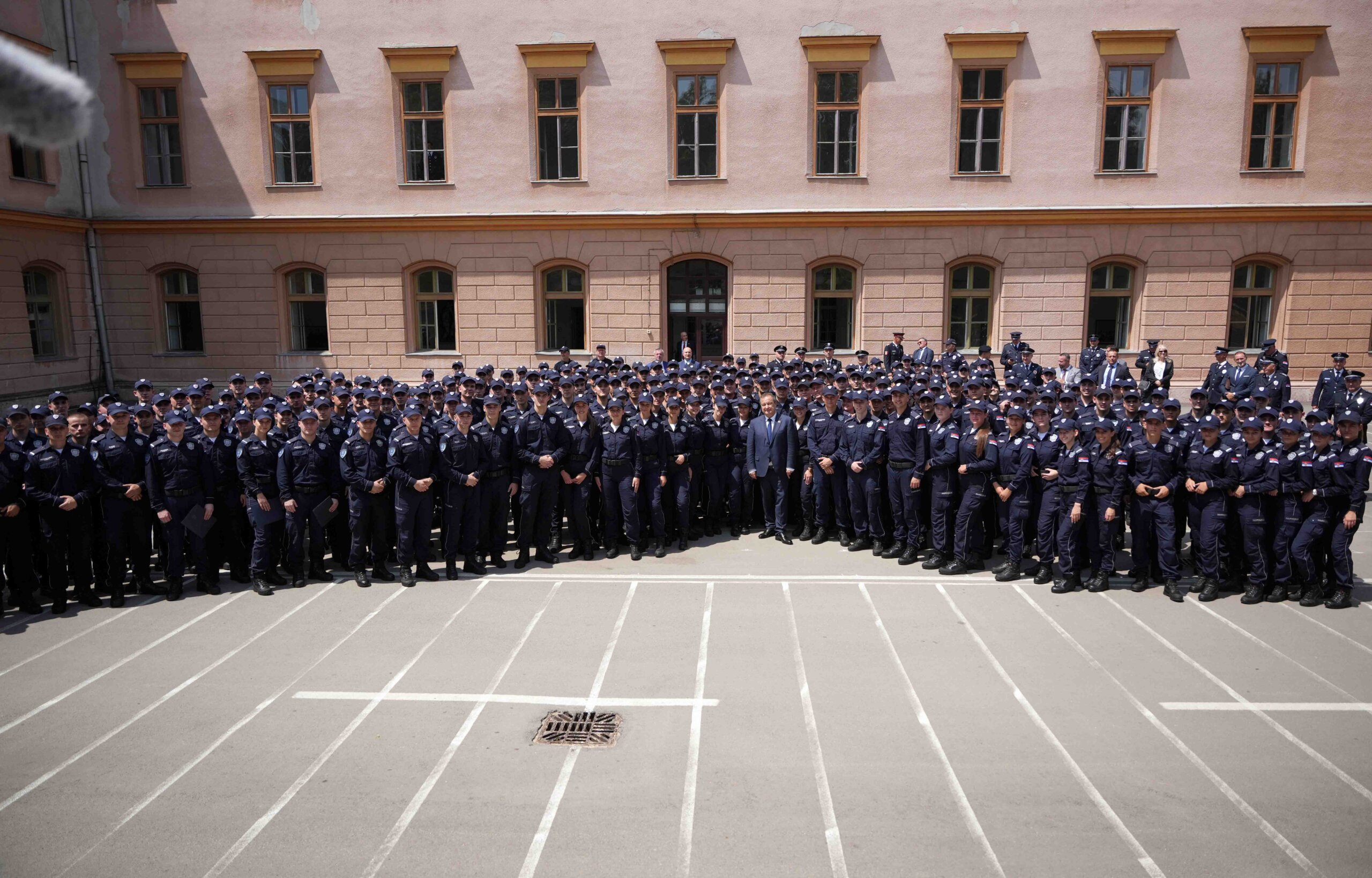 Održana svečana promocija 44. klase polaznika Centra za osnovnu policijsku obuku u Sremskoj Kamenici 4