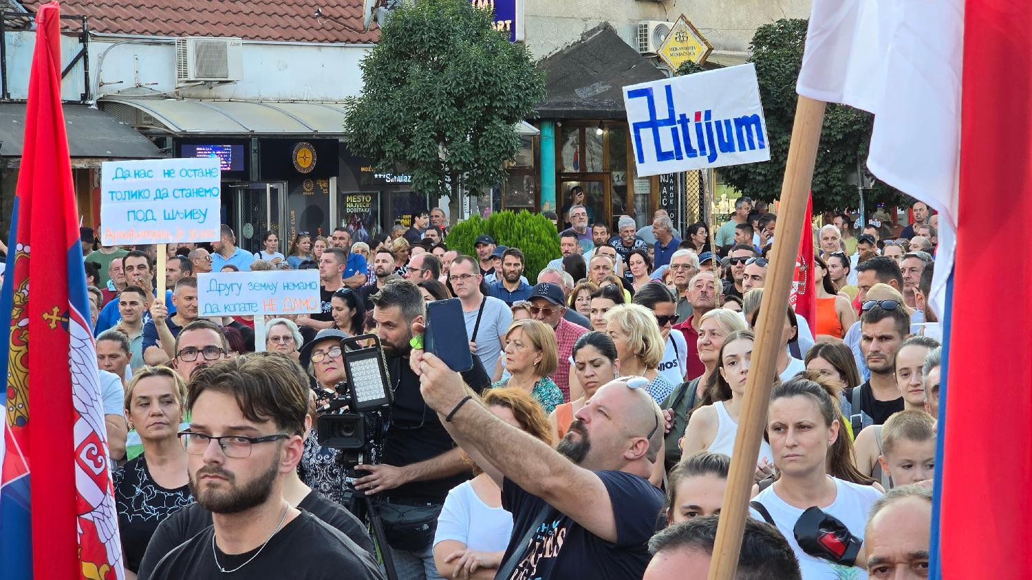 Da li se Vučić uplašio protesta i kako će danas reagovati? 3