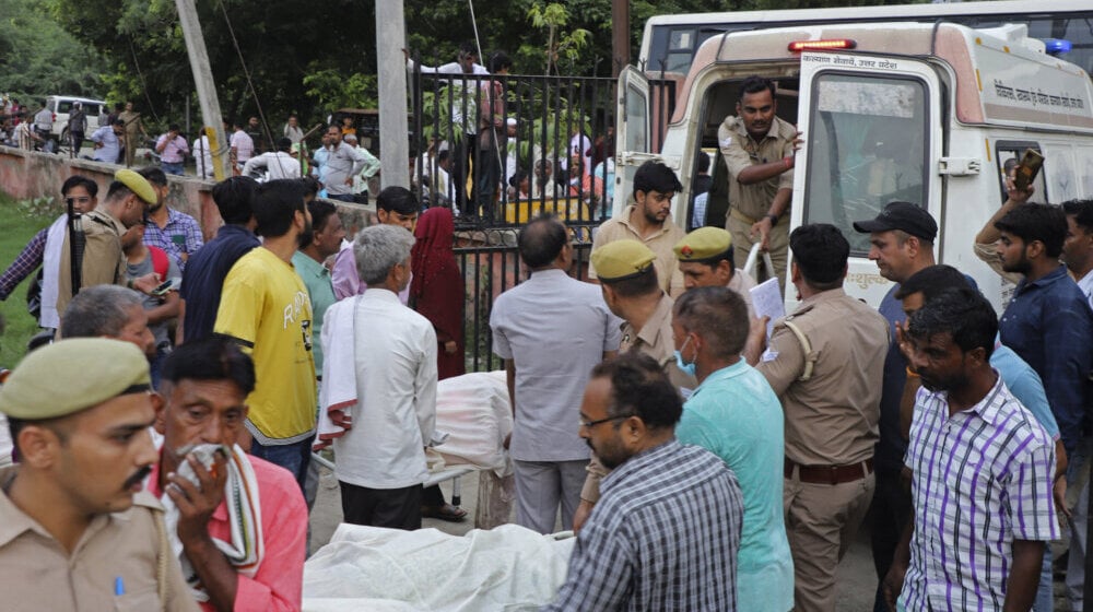 Više od 116 ljudi poginulo u metežu na verskom okupljanju u severnoj Indiji 14