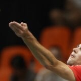 Laslo Đere počeo večeras, nastavlja u sredu: Meč srpskog tenisera na Vimbldonu prekinut zbog mraka i klizavog terena 6