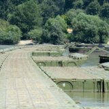 Vojska Srbije postavila pontonski most od Zemunskog keja do Velikog ratnog ostrva 40