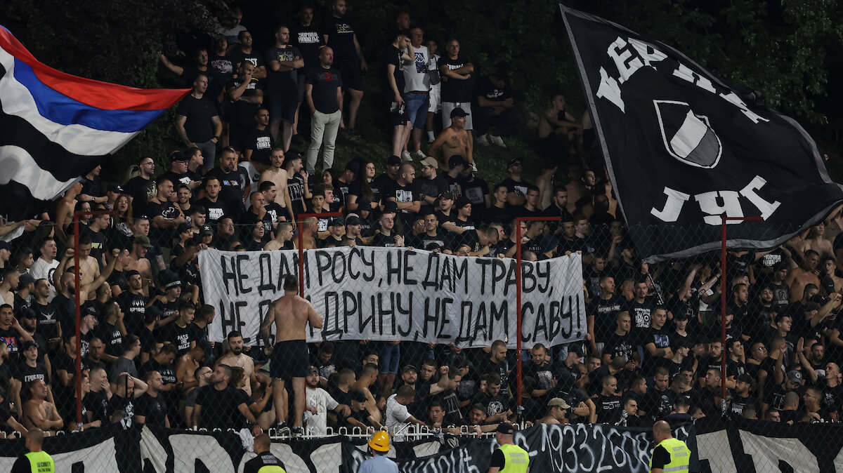 I navijači Zvezde i Partizana o Rio Tintu: Pogledajte šta poručuju "Delije", a šta "Grobari" (FOTO) 3