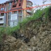 (VIDEO/FOTO) Odron na Voždovcu: Krater se otvorio nedaleko od gradilišta u Darvinovoj ulici 14