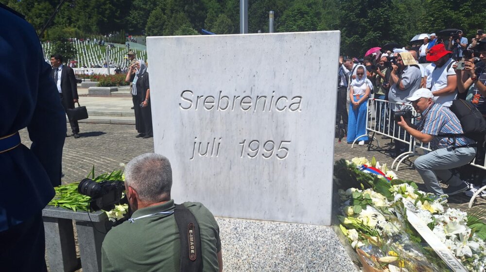 Reporter Danasa prvi put na komemoraciji žrtvama genocida u Potočarima: "U Srebrenici sam se upoznao sa oprostom" 1