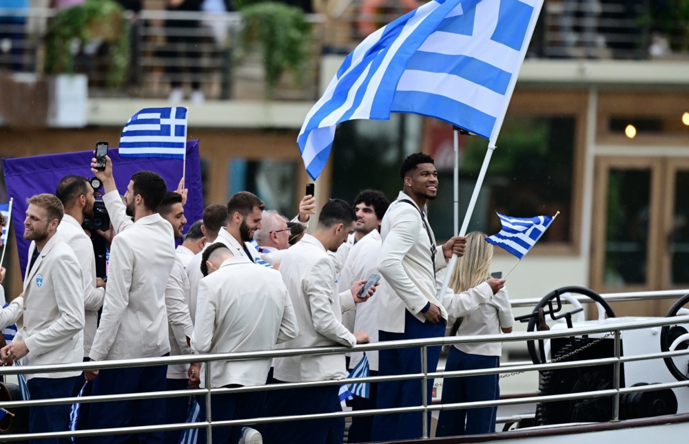 (UŽIVO) Svečano otvaranje Olimpijskih igara u Parizu: Senom plove veliki čamci i male barke, tu su Vučić i Dodik (VIDEO, FOTO) 6