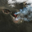 Nova erupcija vulkana Etna: Suspendovani letovi na aerodromu u Kataniji 13