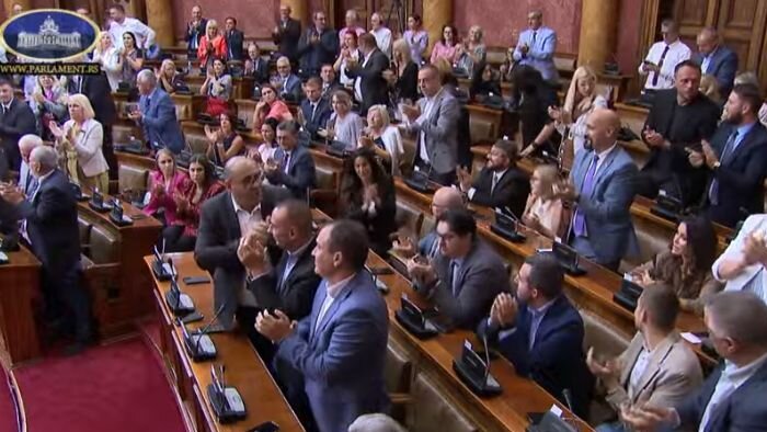 UŽIVO Skupština nastavila vanredno zasedanje: Usvojena Svesrpska deklaracija, bez Dodika, opozicija presedela aplauz 9