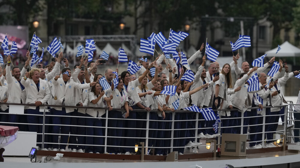 (UŽIVO) Svečano otvaranje Olimpijskih igara u Parizu: Senom plove veliki čamci i male barke, sa balkona ih gleda Nadal (VIDEO, FOTO) 11