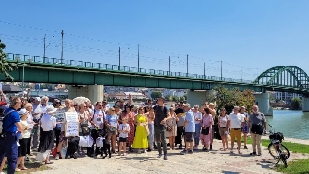 (VIDEO) Održan protest protiv demontiranja Savskog mosta, obratio se Đorđe Miketić 4