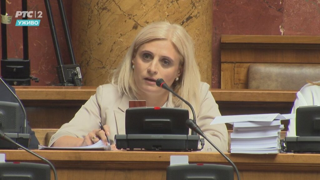 UŽIVO Rasprava u Skupštini: Marinika Tepić oštro odgovorila Dubravki Đedović, Ćuta poručio ministrima da su dali d..e pod kiriju (FOTO/VIDEO) 5