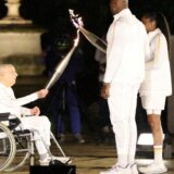 Olimpijska baklja u 100-godišnjim rukama: Stoletni Šarl Kost, verovali ili ne, nije najstariji živi olimpijski šampion 9