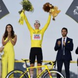 Biciklistički genije Tadej Pogačar prvi pobednik Đira i Tura u istoj godini u ovom veku: Žal za Jelisejskim poljima može da nadoknadi olimpijsko zlato u Parizu 1