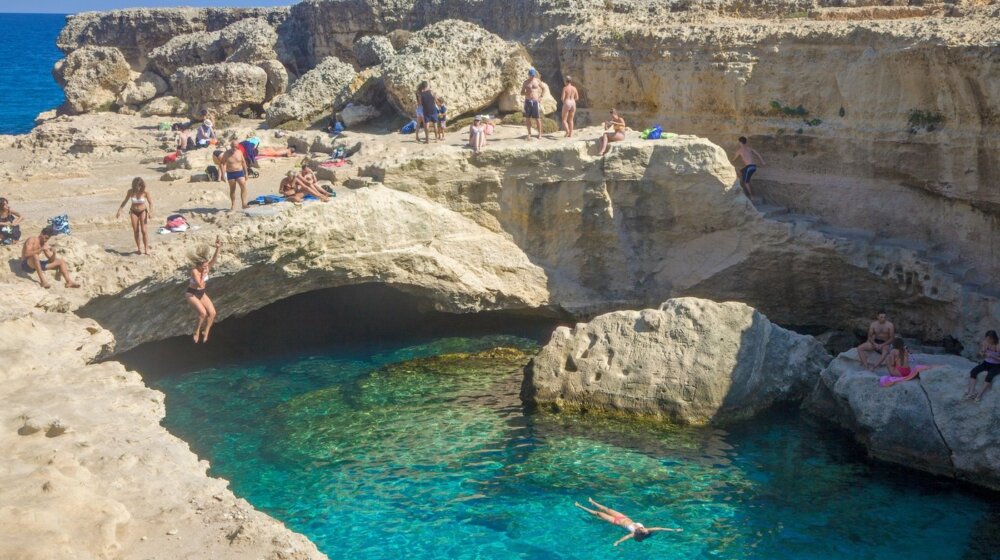 Na Jadranu se nalazi najlepši prirodni bazen na svetu: Kristalno čista voda mami na skok, ali bolje nemojte... 5