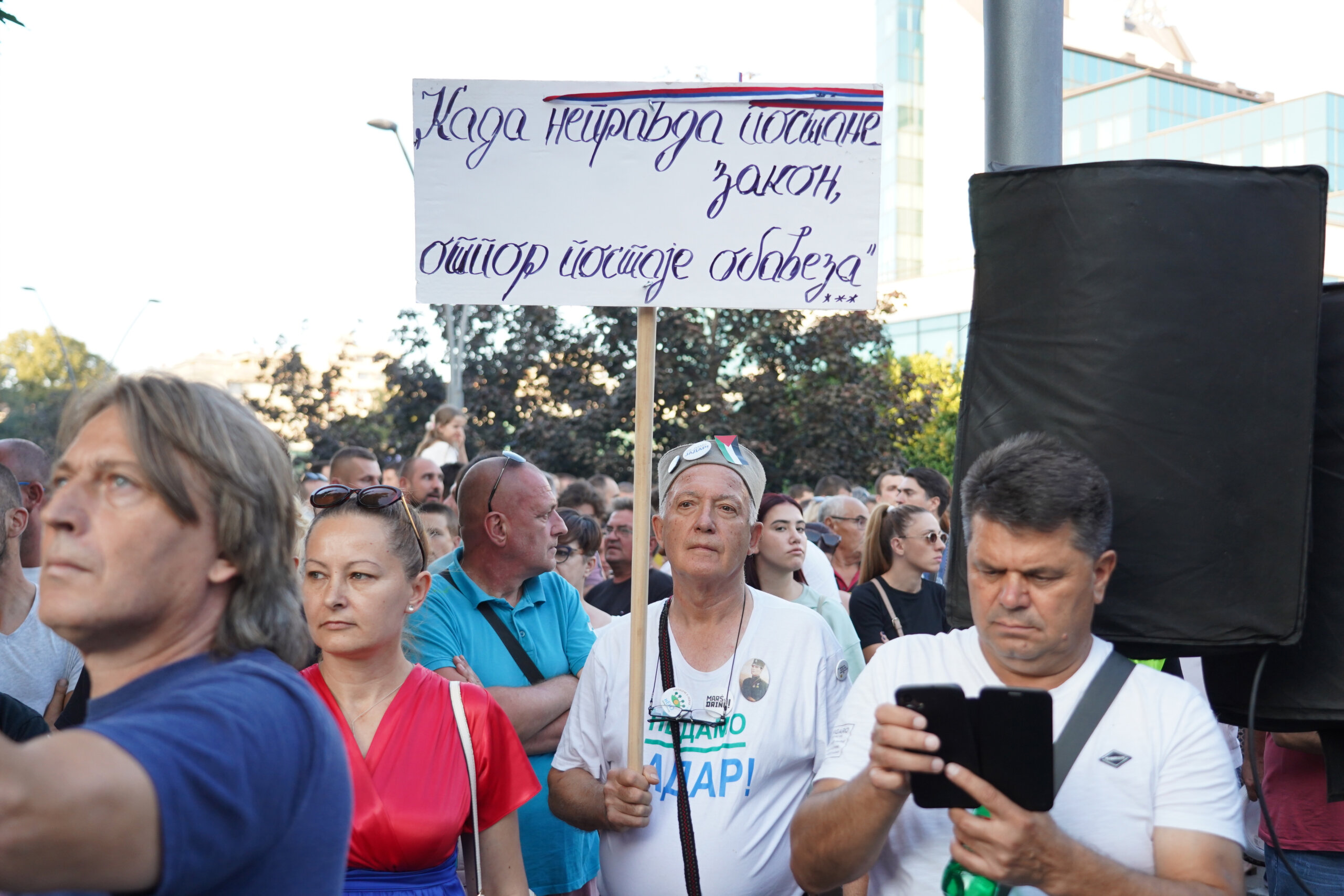 "Crni Švabo, što si opet doš'o kad znaš kako ti je deda proš'o": Kako je izgledao najmasovniji protest protiv "Rio Tinta" u Šapcu? (FOTO) 14