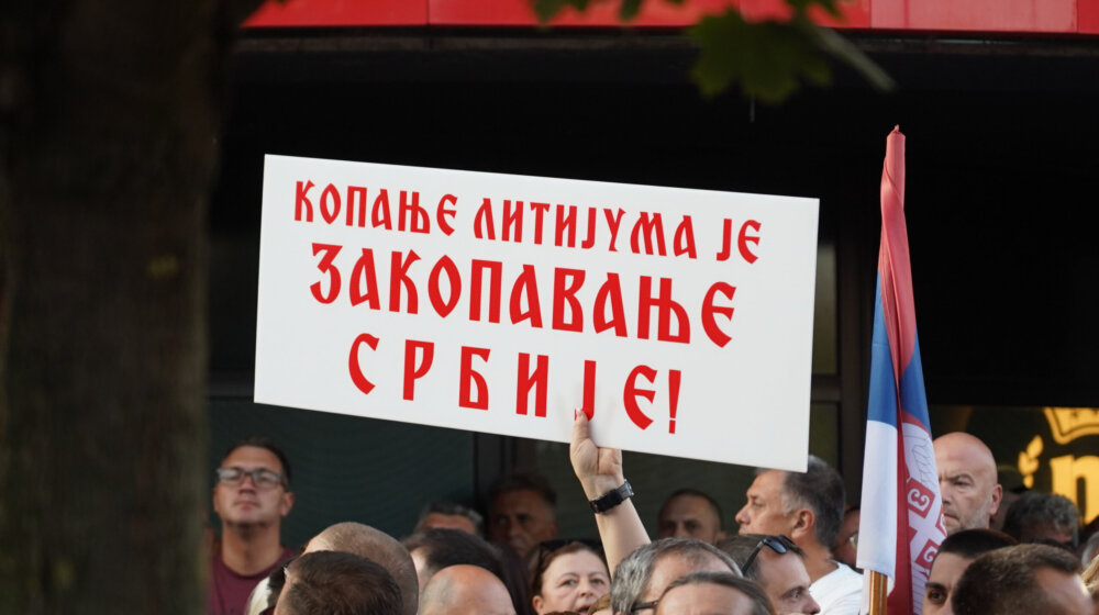 Protesti, teorije zavere i režim: Da li će vlast povesti uspešnu kampanju diskreditacije? 1