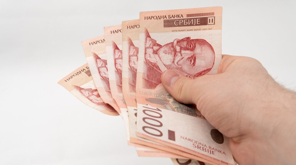 Prosečna plata u Srbiji prvi put prešla 100.000 dinara, medijalna značajno niža 11