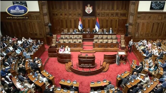 UŽIVO Skupština raspravlja o Deklaraciji o budućnosti srpskog naroda, i o zaduživanju 15