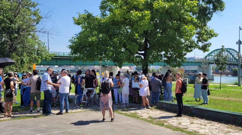 (VIDEO) Održan protest protiv demontiranja Savskog mosta, obratio se Đorđe Miketić 9