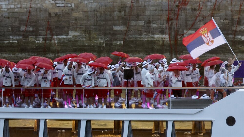 (UŽIVO) Svečano otvaranje Olimpijskih igara u Parizu: Senom plove veliki čamci i male barke, tu su Vučić i Dodik (VIDEO, FOTO) 10