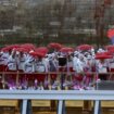Karnevalom na Seni svečano otvorene Olimpijske igre u Parizu: Kiša otežala akterima svaki segment ceremonije (VIDEO, FOTO) 14