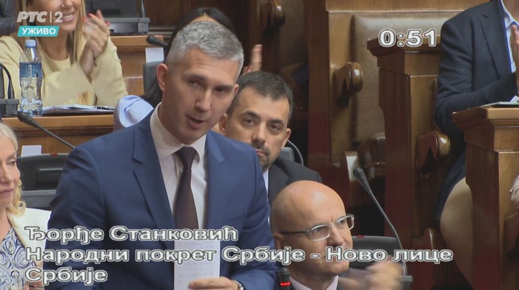UŽIVO Vučević u Skupštini predstavio srpsku Deklaraciju, Ćuta poručio ministrima da su dali d..e pod kiriju (FOTO/VIDEO) 11